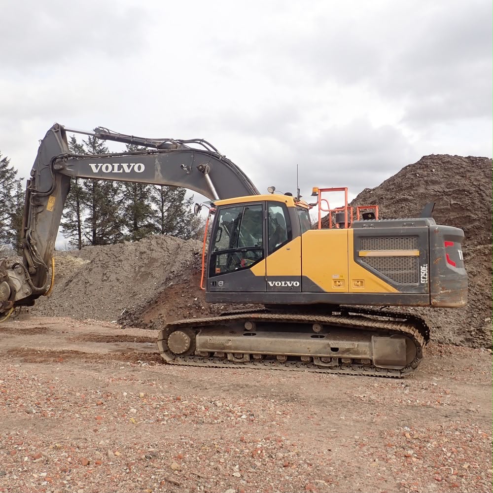 Excavator Volvo 25 tone