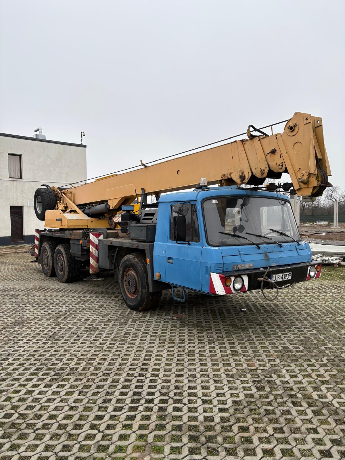 Automacara Tatra AD 28 — vedere laterală