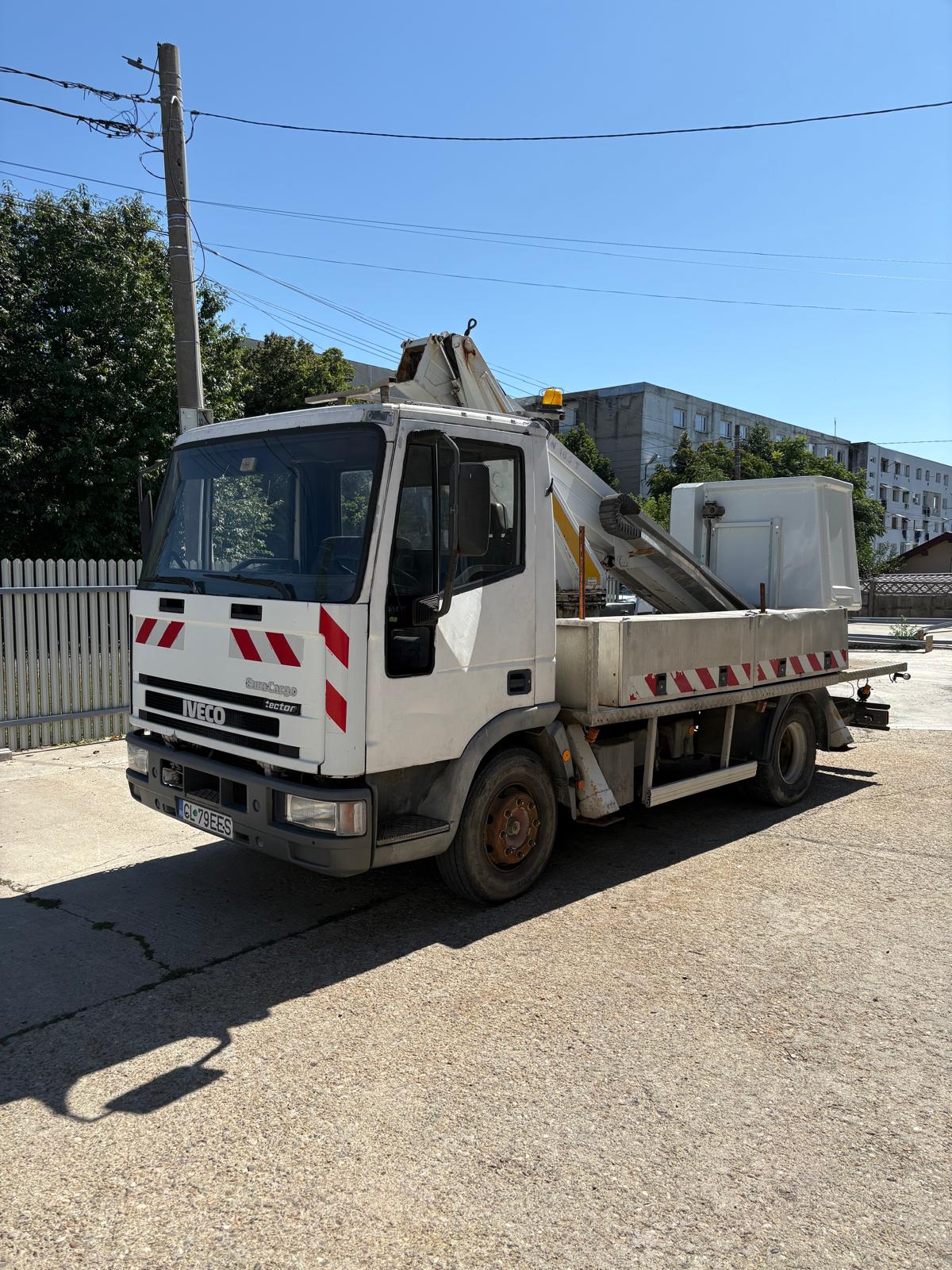 Nacelă auto Iveco 16 m